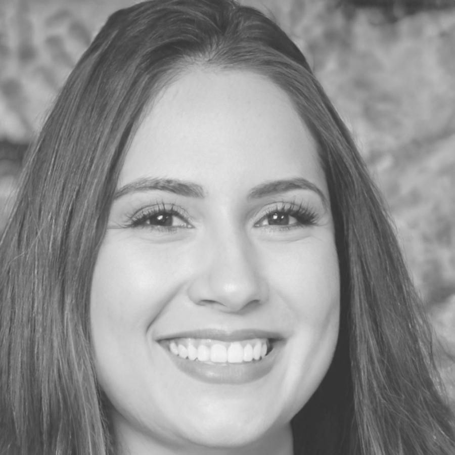María González, consultora financiera especializada en presupuestos familiares